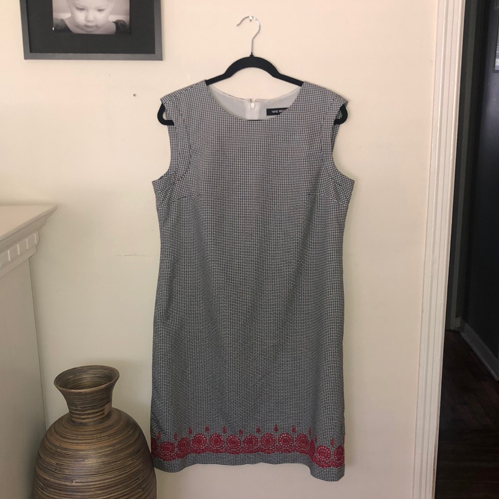 Nine West Size 12 Ladies Dress.